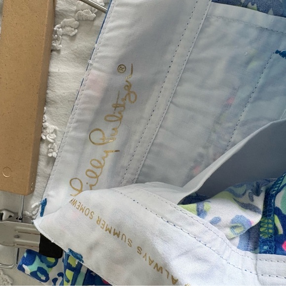 Vibrant Lily Pulitzer Blue and Pink Paisley Shorts - Picture 4 of 4